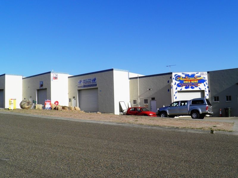 Shed 8 / 2 Dennis Street, Boyne Island QLD 4680