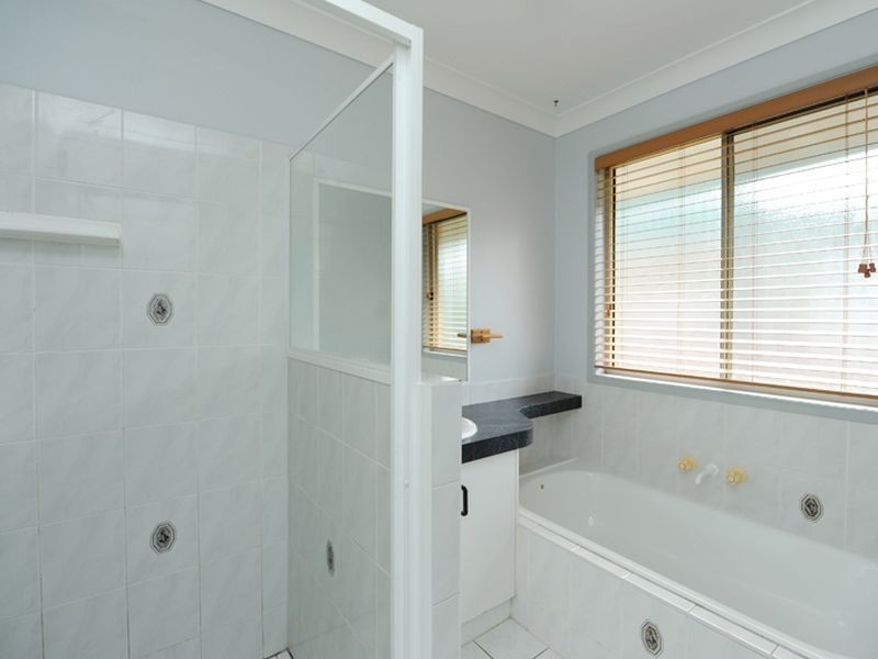 2 Eugenia Street, Boyne Island QLD 4680