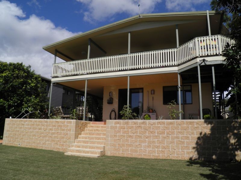 20 Crest Avenue, Boyne Island QLD 4680