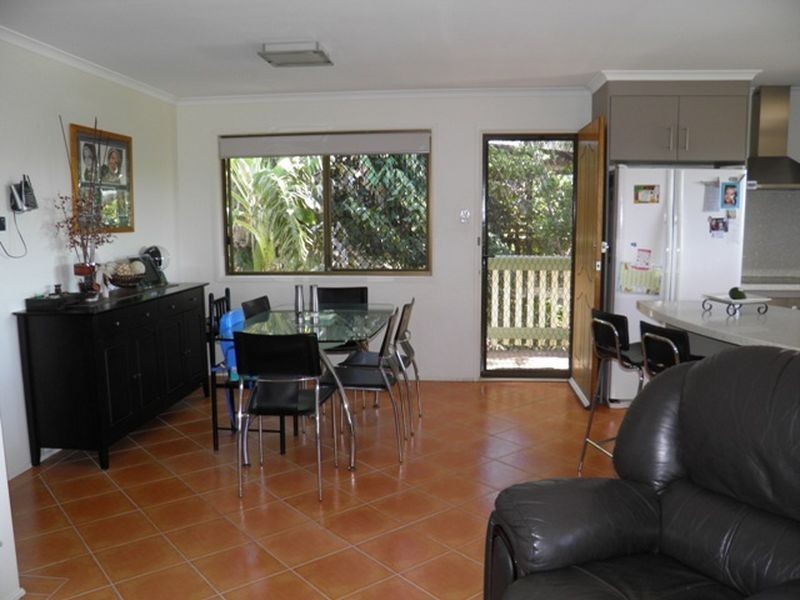 20 Crest Avenue, Boyne Island QLD 4680