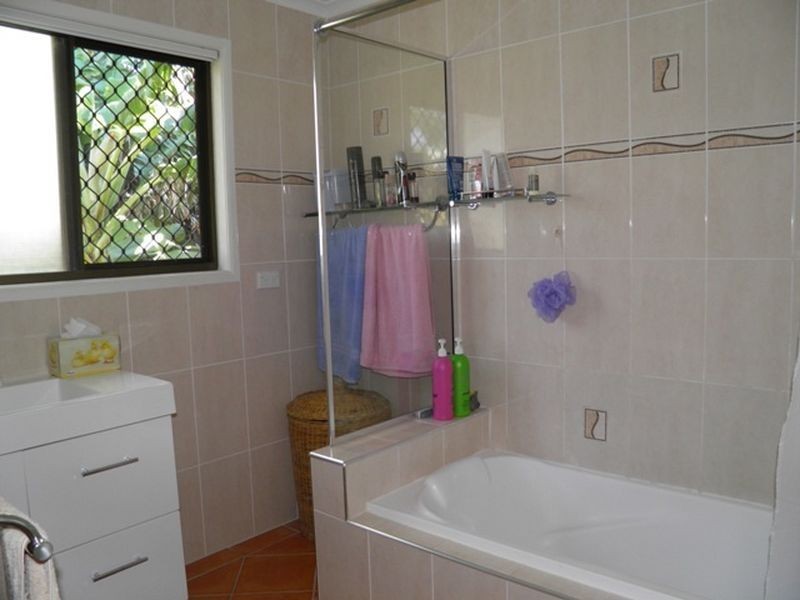 20 Crest Avenue, Boyne Island QLD 4680