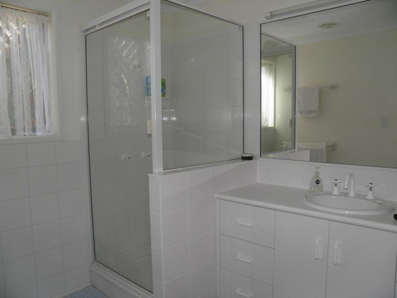 20 Crest Avenue, Boyne Island QLD 4680