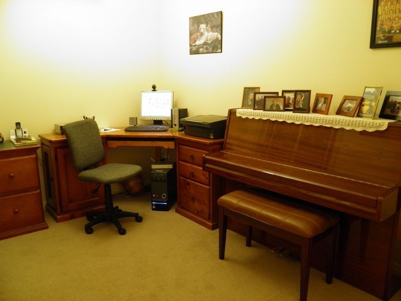 4 Deborah Street, Gladstone QLD 4680