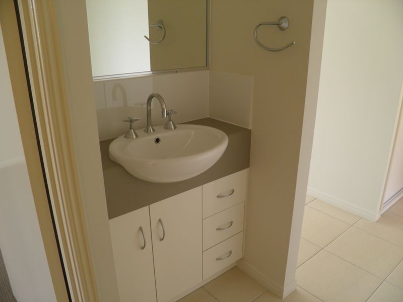 2 Bessie Court, Boyne Island QLD 4680