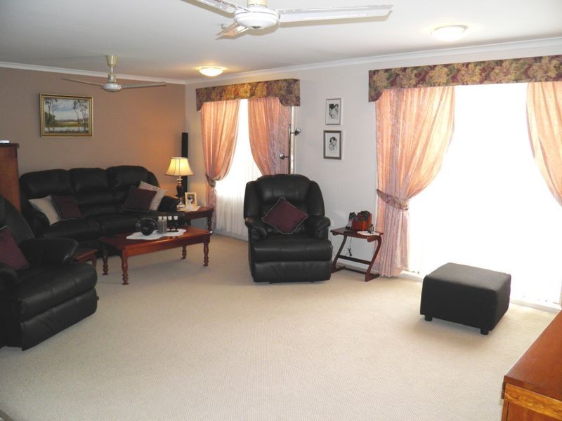 2 Andrew Court, Boyne Island QLD 4680