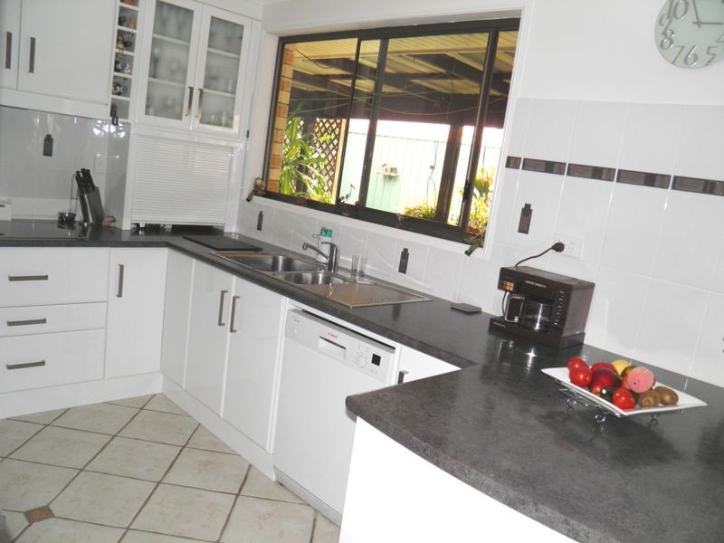 2 Andrew Court, Boyne Island QLD 4680