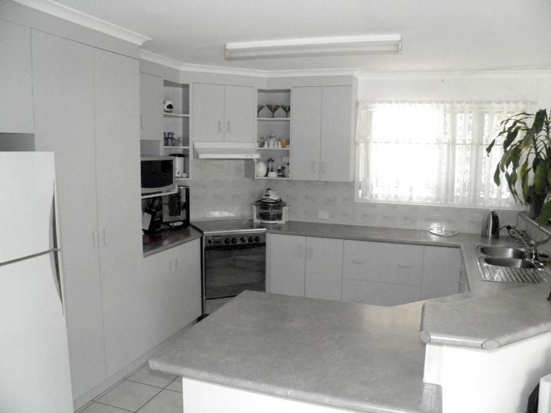 8 Currawong Court, Boyne Island QLD 4680