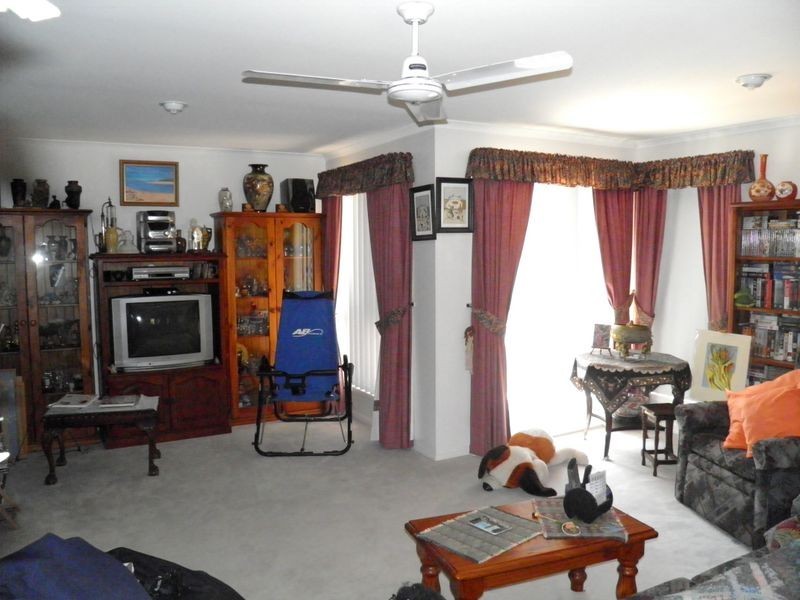 8 Currawong Court, Boyne Island QLD 4680