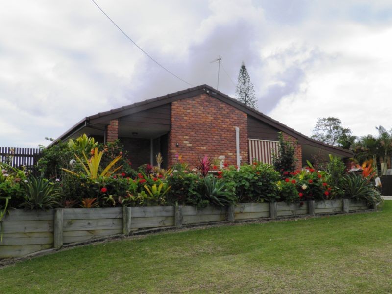6 Fitzroy Court, Boyne Island QLD 4680