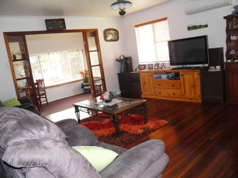 33 Katandra Street, Boyne Island QLD 4680