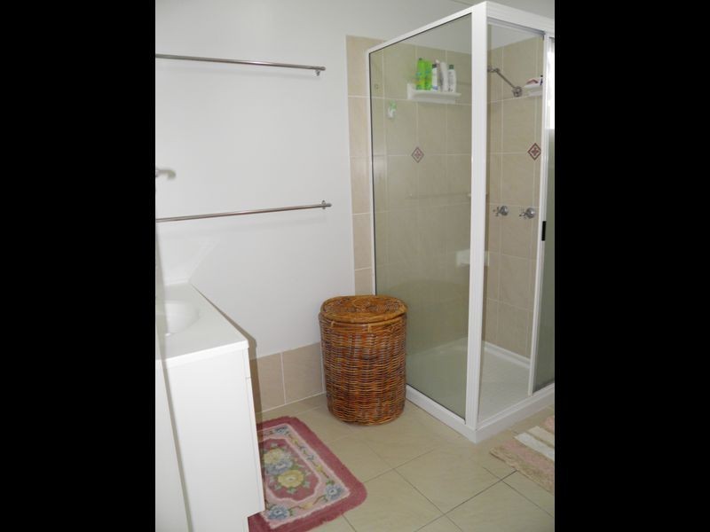 33 Katandra Street, Boyne Island QLD 4680