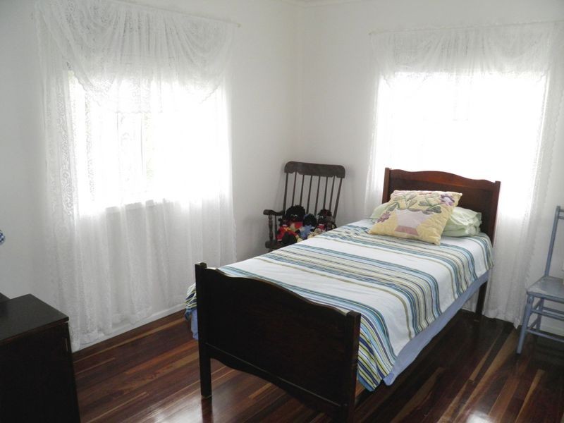 33 Katandra Street, Boyne Island QLD 4680