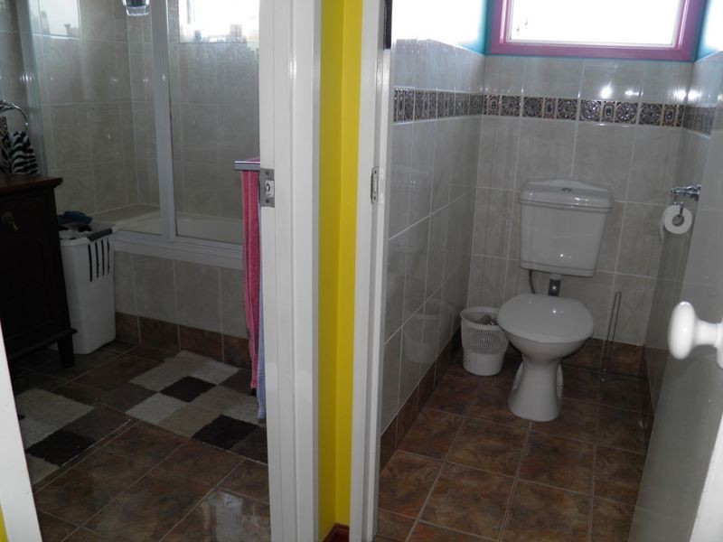 17 Chauvel Court, Boyne Island QLD 4680