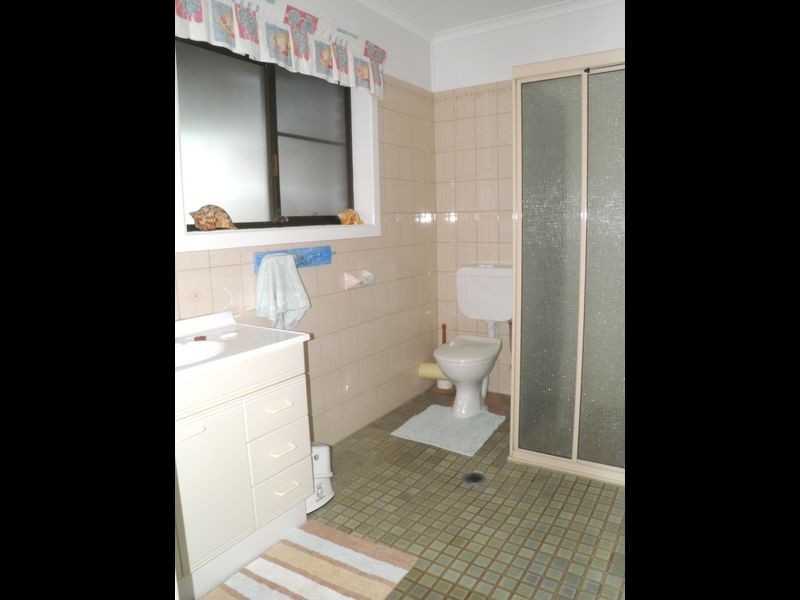 74 Booth Avenue, Tannum Sands QLD 4680