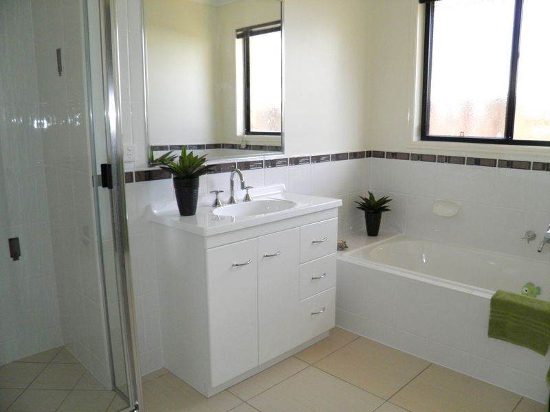 124 Dixon Drive, Gladstone QLD 4680