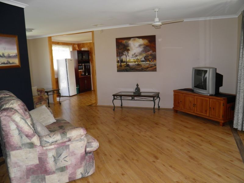 26 Edward Street, Boyne Island QLD 4680