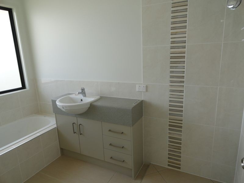 40 Golf View Drive, Boyne Island QLD 4680