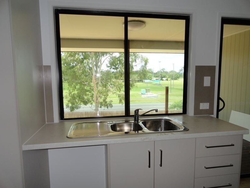 40 Golf View Drive, Boyne Island QLD 4680