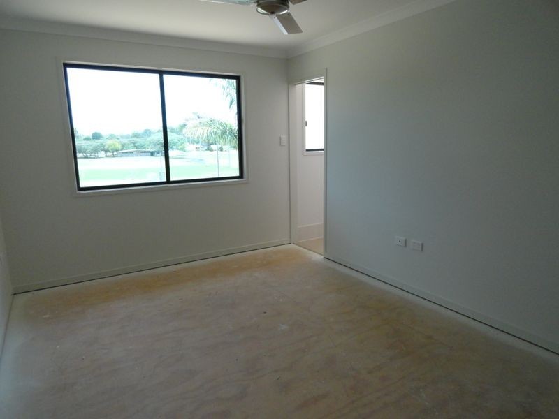 40 Golf View Drive, Boyne Island QLD 4680