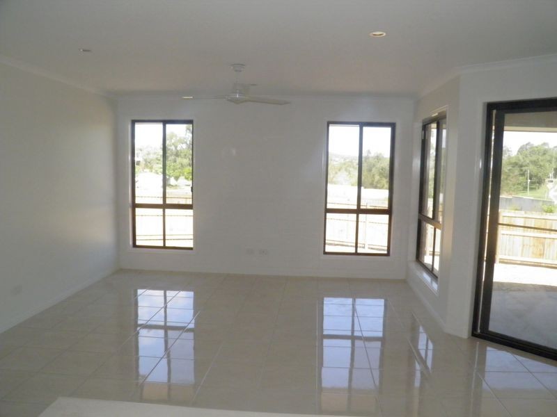 7 The Promenade, Boyne Island QLD 4680