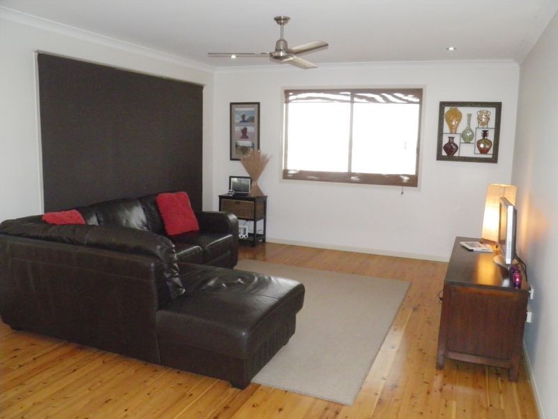 35 Lighthouse Drive, Boyne Island QLD 4680