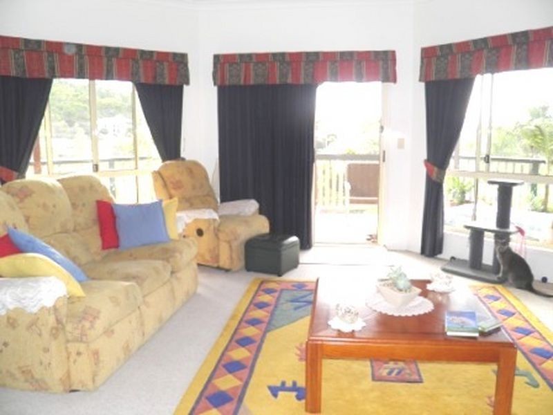 18 Centenary Drive, Boyne Island QLD 4680