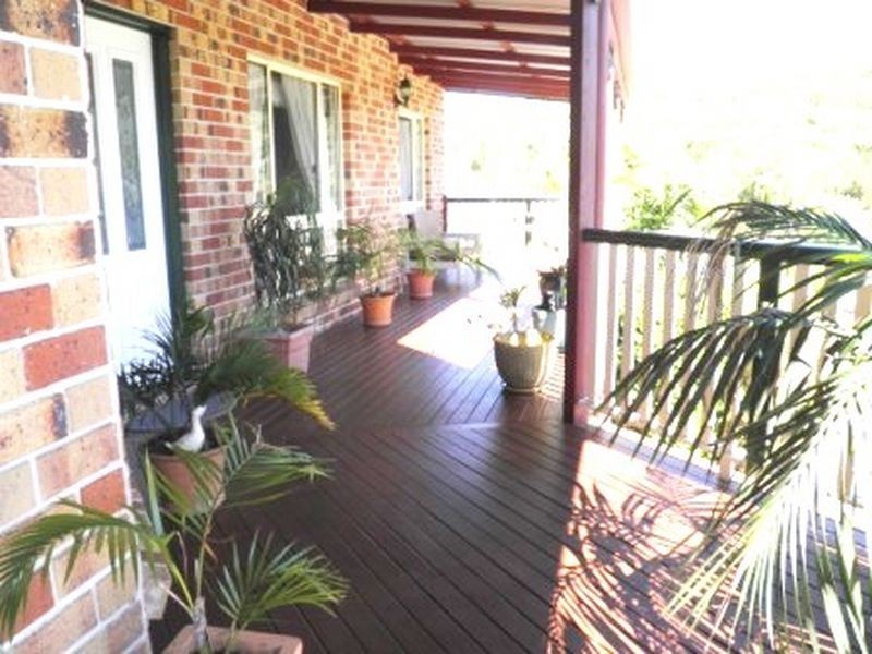 18 Centenary Drive, Boyne Island QLD 4680