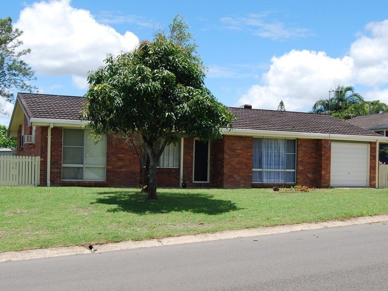 28 Edward  Street, Boyne Island QLD 4680