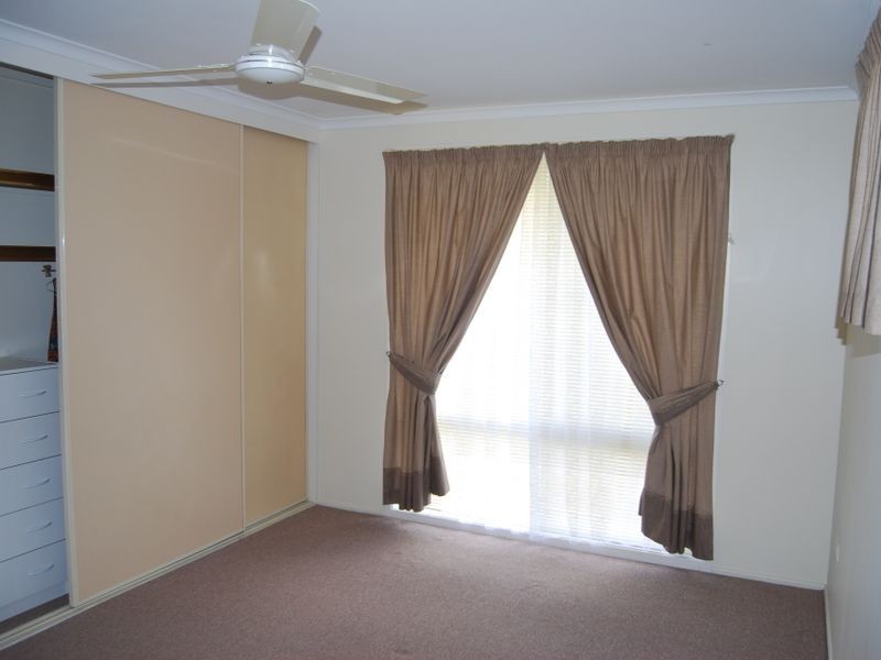 28 Edward  Street, Boyne Island QLD 4680