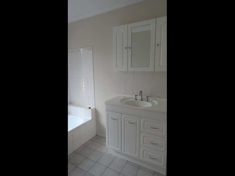 86 Malpas Street, Boyne Island QLD 4680