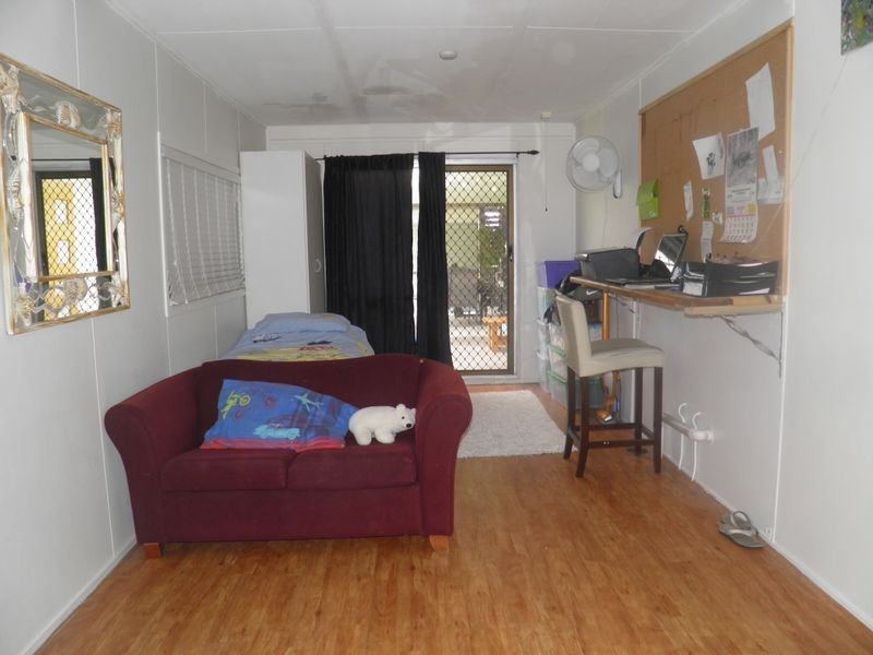 17 Alexander Street, Boyne Island QLD 4680