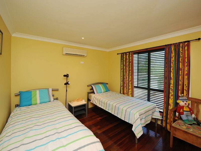 22 Handley Drive, Boyne Island QLD 4680