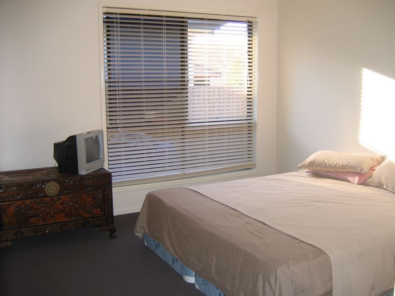 10 Richard Street, Boyne Island QLD 4680