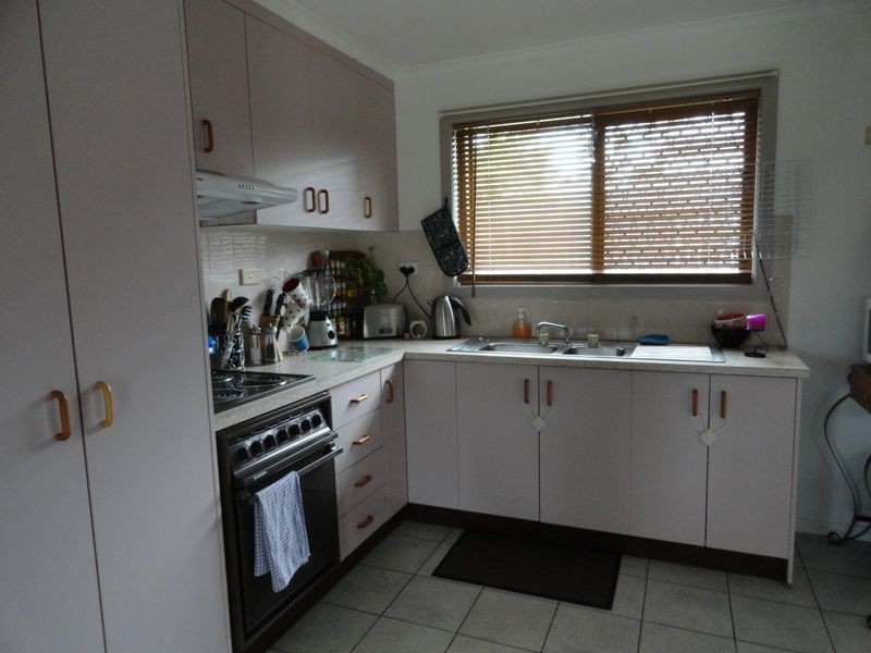 33 Centenary Drive, Boyne Island QLD 4680
