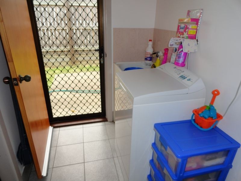 33 Centenary Drive, Boyne Island QLD 4680