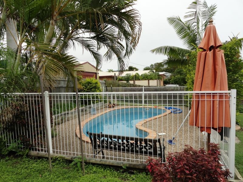 28 Crest Avenue, Boyne Island QLD 4680