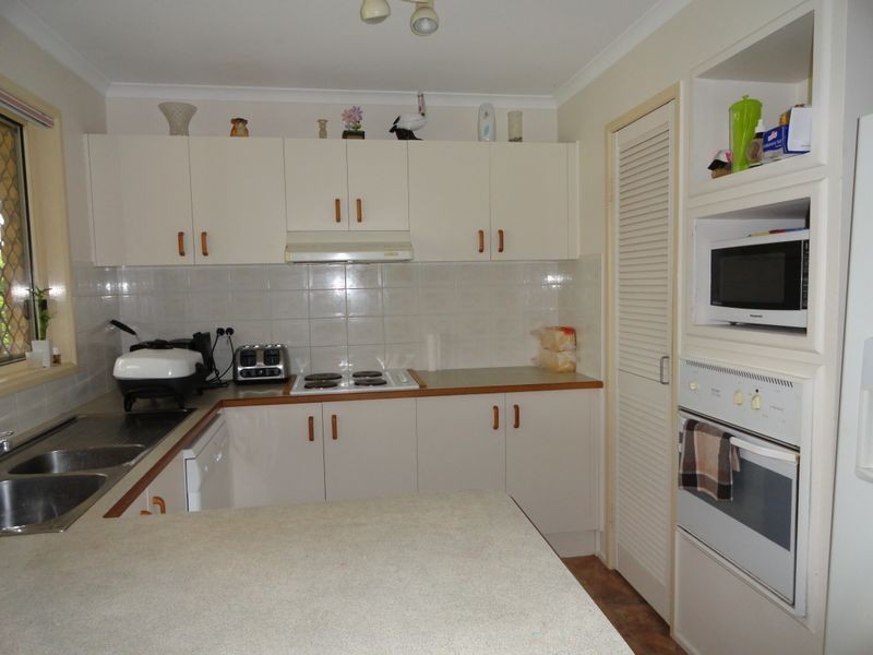 28 Crest Avenue, Boyne Island QLD 4680