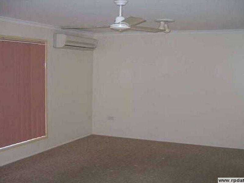 28 Crest Avenue, Boyne Island QLD 4680