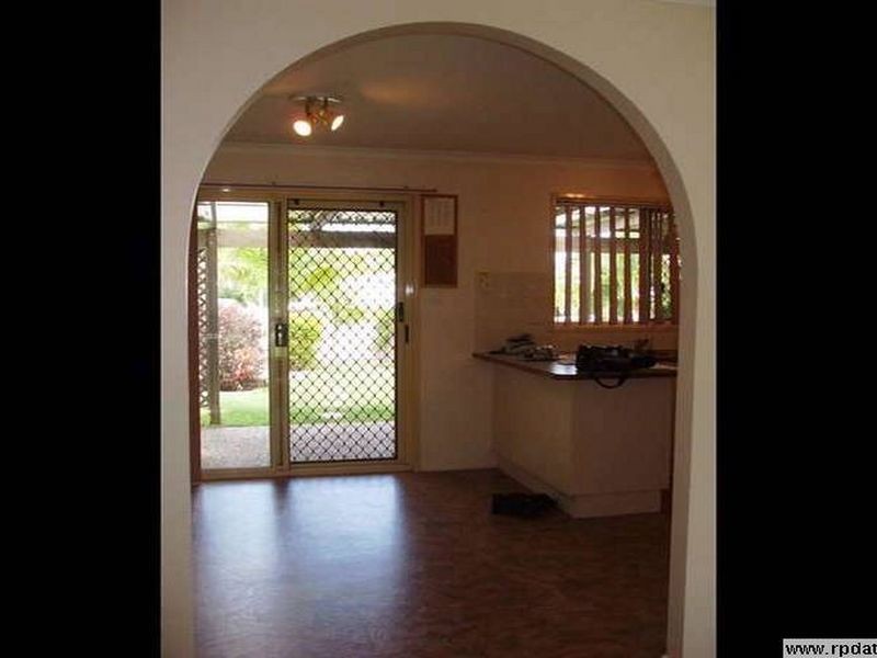 28 Crest Avenue, Boyne Island QLD 4680