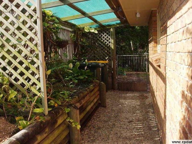 28 Crest Avenue, Boyne Island QLD 4680