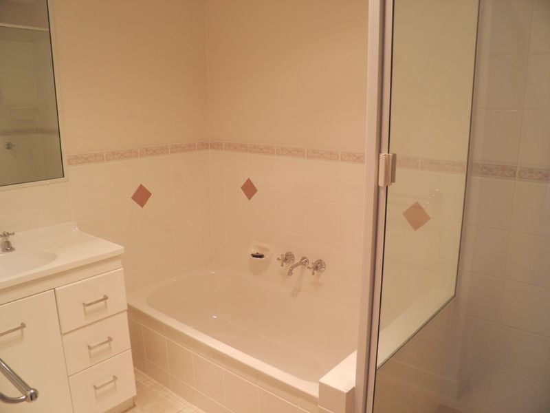 1/42 Golf View Drive, Boyne Island QLD 4680