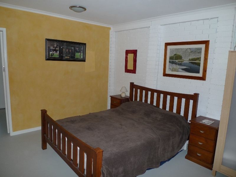 4 Swains Court, Boyne Island QLD 4680