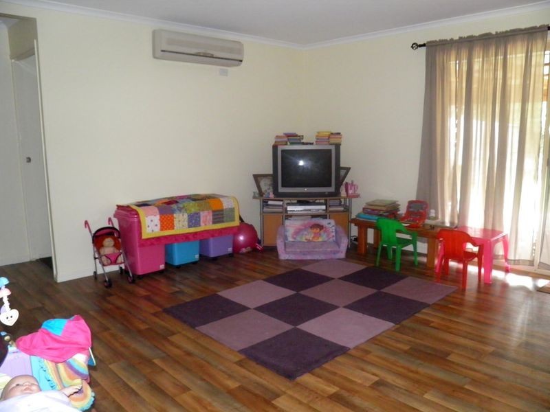 37 Curtis Avenue, Boyne Island QLD 4680