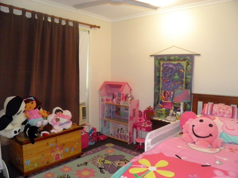 37 Curtis Avenue, Boyne Island QLD 4680