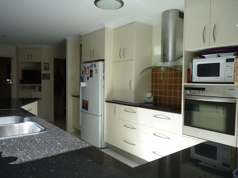 14 Booth Avenue, Tannum Sands QLD 4680