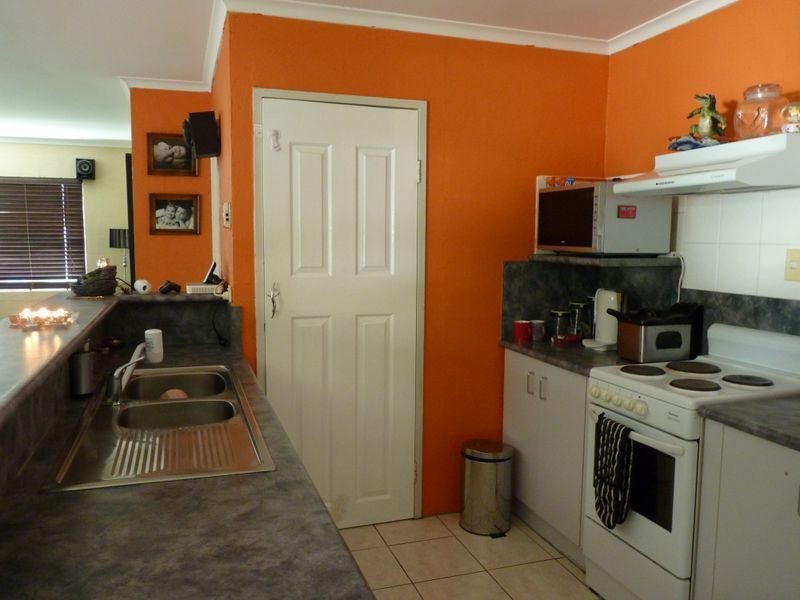 3 Pittsbay Crescent, Boyne Island QLD 4680