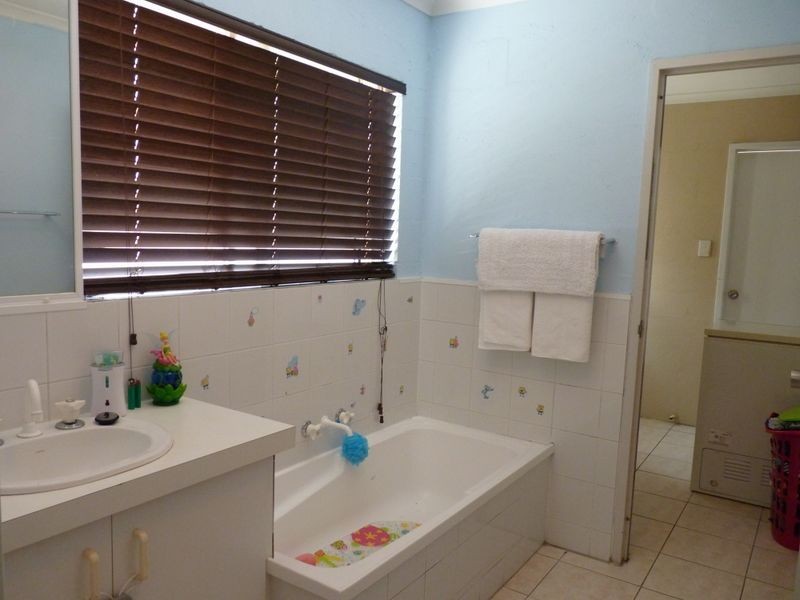 3 Pittsbay Crescent, Boyne Island QLD 4680