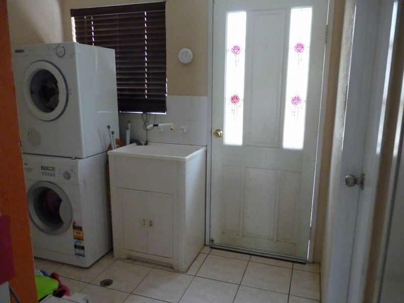 3 Pittsbay Crescent, Boyne Island QLD 4680