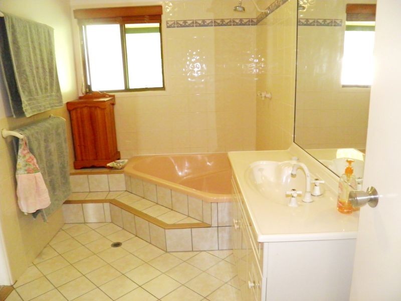 31 Latrobe Street, Tannum Sands QLD 4680