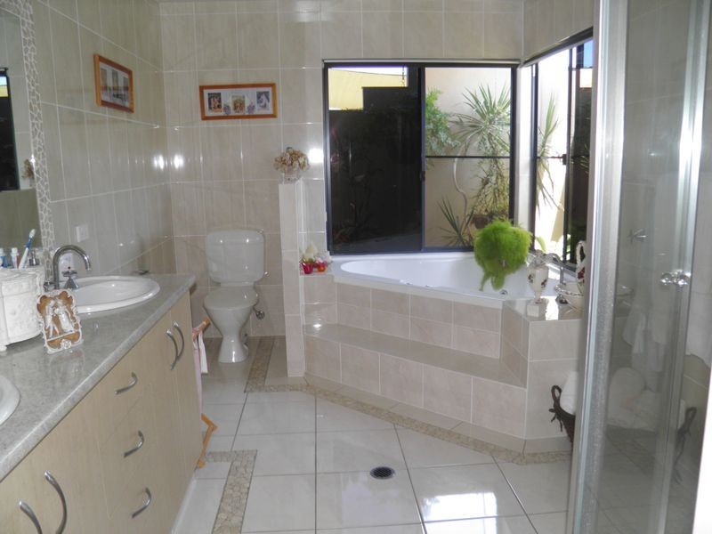 4 Schooner Drive, Tannum Sands QLD 4680